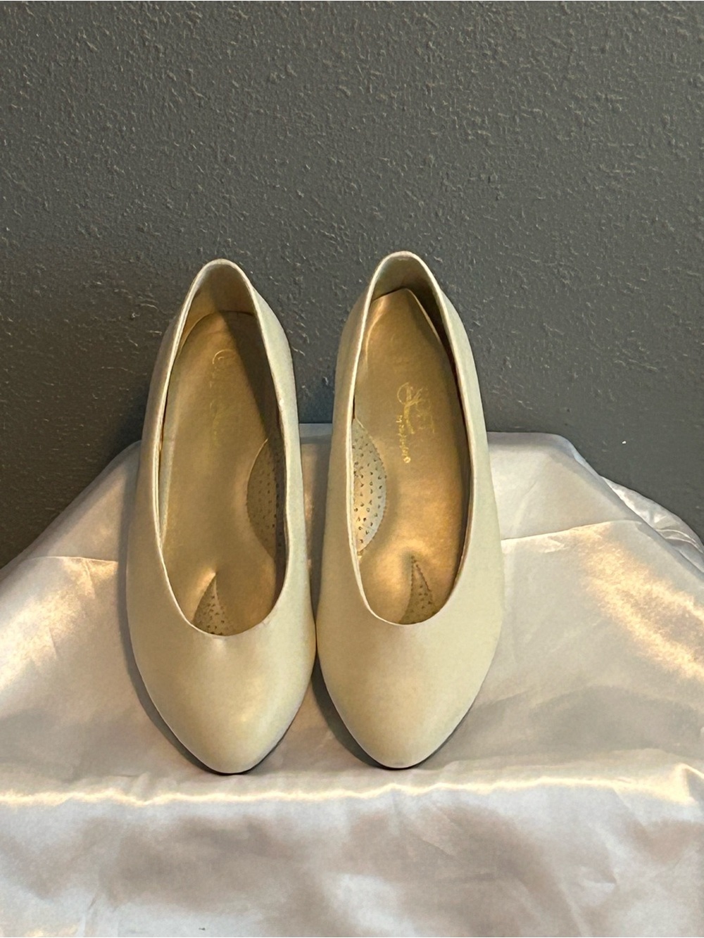 Elegant Cream Leather Ballet Flats for Women